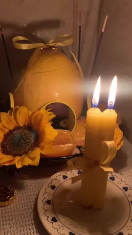 O adoçamento com Oxum tem a intenção de ajudar a unir a energia de um casal que ainda não se desligou completamente. É para trazer encanto, doçura, união, amor na sua forma mais pura, respeitando o livre arbítrio alheio trabalhando em cima da própria vontade do casal de ficar junto. Ore ye ye o 💛🌻✨   (21)979564005  #adoçamentoamoroso #trabalhosespirituais #pombagirarosavermelha #adoçamentocomoxum #brigasdecasal #macumbaprairprofy #adoçamento #baralhocigano #cartasciganas #candomble #umbanda 