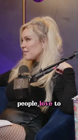 #GirlsNextLevelPodcast x Elvira S2 E35 #CassandraPeterson @hollymadison @Elvira #bridgetmarquartd #GirlsNextDoor 