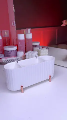 Saga: organizando a penteadeira. Peguei essa caixa de organizar o que você quiser, mas optei por armazenar os lenços e os cotonetes, best. O que achou,  #CapCut #organization #shein #caixaorganizadora #portacotonetes #unboxing 