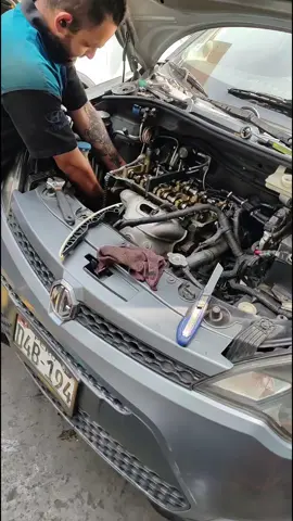 Sincronizacion y Cambio de kit de distribucion de un MG 3 2013 AMER AUTOMOTRIZ taller especializado en MG 