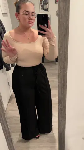 L verdad queda hermoso este conjunto ! 😻😻😻 #viral #TikTokShop #ropa #mujer #musthave #womanempowerment #fyp #parati #viraltiktok #tiktokmademebuyit 