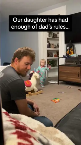 The stop, stare and shrug! 🤣🤣🤣 #RoadTo15M #Pubity  (Danielle Speaks via ViralHog)