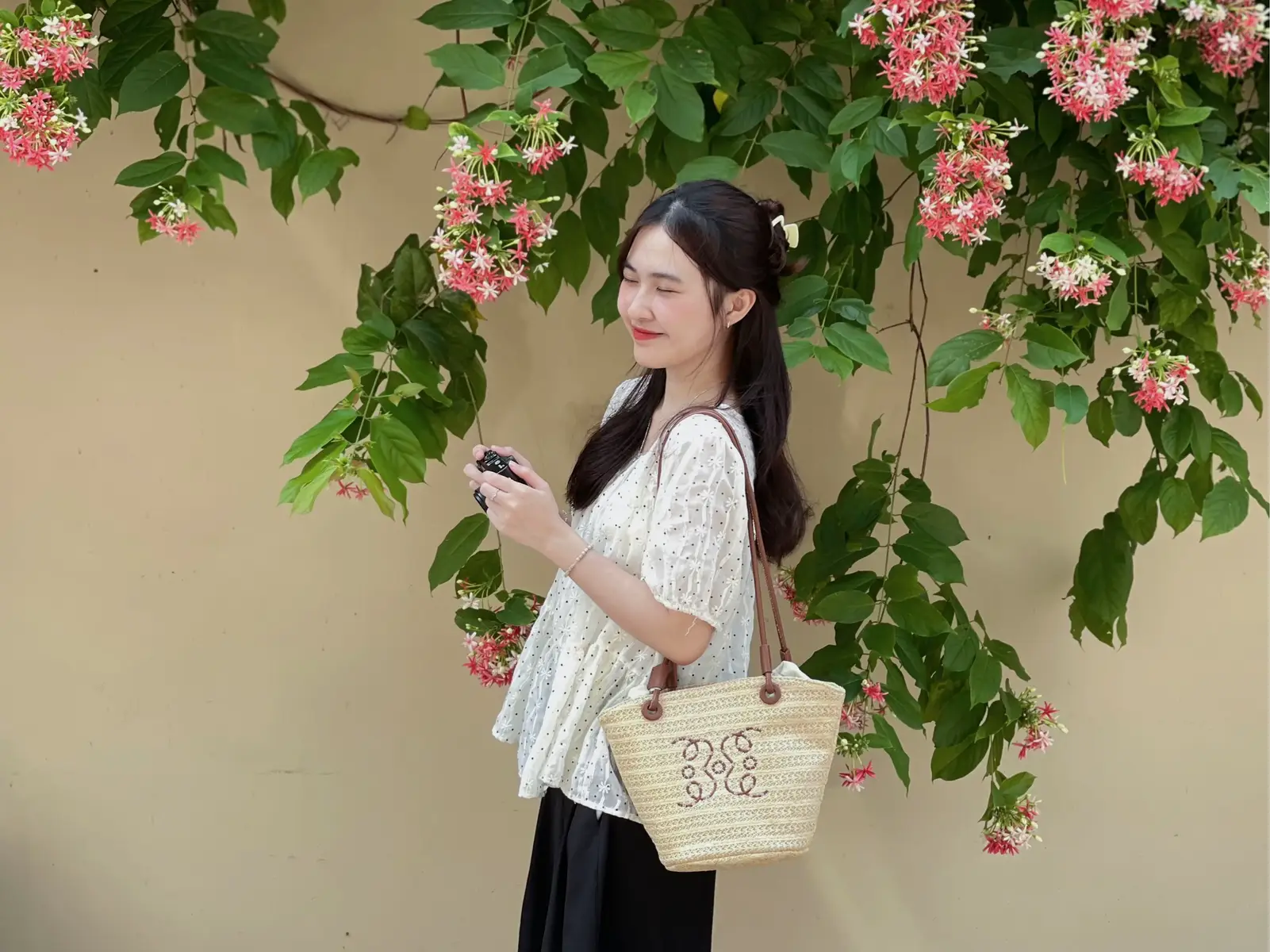 Sau này, bạn sẽ gặp được một người dẫu rằng rất vụng về nhưng vẫn luôn muốn dành tặng cho bạn tất cả sự dịu dàng 🌷 #fyp #xhuong #xh 