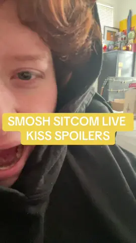MFERS KISSED ??? THEY KISSEEEEED ???? #smosh #spenceragnew #shaynetopp #smoshthesitcomlive 