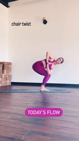 #yoga #yogaflow #xuhuongtiktok #yogapose #xuhuong #yogaathome #yogachonguoimoibatdau #yogaday #thuhuongyoga 