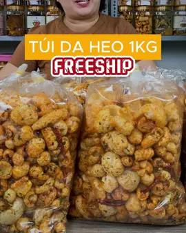 Da heo đậm vị mắm hành chiên phồng giòn rụm, món snack này trẻ nhỏ người lớn đều dùng được, càng ăn càng ghiền 😋 mỗi lần ngồi xem phim quất 1 gói to cả kí nó mới đã nư. Mời cả nhà dùng thử #anvat #goodfood #ăncungtiktok #food #khongon3mien #ănngon #nấuăncùngtiktok #khobo #daheochiengion #daheomamhanh #daheo 