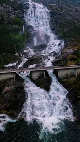 A mighty waterfall named Langfossen😍#fpv #norway #waterfall #visitnorway🇳🇴 #fyp #vibes #mountains #foryou #foryourpage #foryoupageofficiall #foryoupage❤️❤️ #fpvdrone #cinematic #Summer #gopro #goprohero12 #iflight #nazgul #pilot #airtime #lake #tourist 