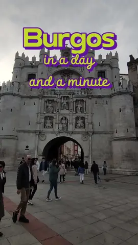 ⛪ BURGOS EN UN DÍA Y UN MINUTO 🏙️ ¿Nos acompañas en nuestro paseo por la ciudad? #Burgos #planesBurgos #planesgratis #viajar #excursion #planesconArte #castillayleon #ugc #ugccreator 