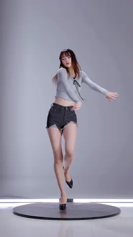 오늘같이 비가 올 땐 라은이..ㅎ🩶🖤 #FYP #trending #tiktokviral #onthisday #dance #onepickent #원픽이엔티 