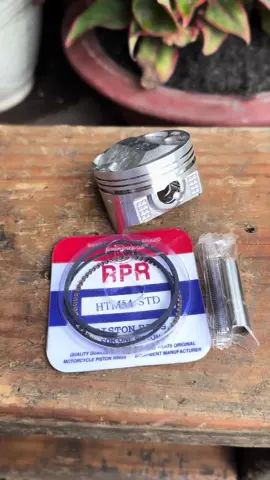 ⚠️ 350k  💰 BỘ PISTON 4 VAL 54 IPPON RACING NIỀN BẠC 11 MM ĐI SÊN CAM 86 HỆ WAVE DREAM CUB 67 ✅ Giá :350k / Bộ  ❌ Một bộ gồm: Piston -  Bạc 54 - Ippon Racing - Ắc Piston  👉 Sử dụng cho dòng máy Wave Dream Cub 67 Nòng dài 76ly - Sên cam 86 mắc - nhông thì 14 răng - nhông cam 28 răng               💥💥QT Racing Shop 💥💥              Alo Mobile - Zalo - Facebook :          ☎️0️⃣9️⃣3️⃣3️⃣.9️⃣9️⃣6️⃣.3️⃣3️⃣2️⃣                         GẶP QUỐC THẮNG