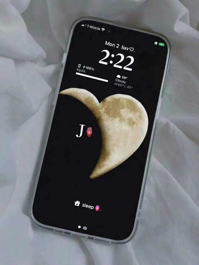 #myheart #couple@Quen AI  #lockscreen #wallpaper #4kwallpaper #fypシ #foryou #mymoon❤️🌙😘 #tiktok 