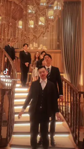 みんなで流行りのダンス✨✨ #高良えな #みい#ファブリック新宿 #新宿ファブリック #キャバクラ #キャバ嬢 #FABRIC #@高良えな🍁❤️‍🔥🎯ファブリック新宿 