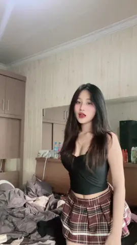 atas bawah?#fypシ゚viral #beranda #soundviral #atas #bawah #trending #xyzbca 