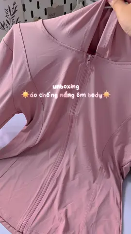 Mùa này phải sắm nha💕 #unbox #unboxing #aokhoac #aochongnang #aokhoacchongnang #aochongtiauv #chongnang #foryou #fyp #viral #xuhuong 