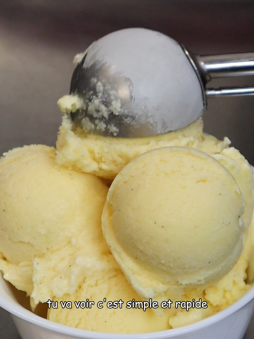 Glace à la Vanille super frais et simple à réaliser parfait avec cette chaleur ! #glace #vanille #chaleur #recettefacile #recetterapide #recettesimple #tiktokfood #cuisinetiktok #patisseriekiltac #pourtoi
