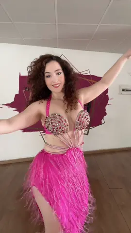 In love with the song 💗💗 #amrdiab #cyprus #bellydancetiktok #bellydancer #egyptiantiktok #bellydance #mpesfy #bellydancermarini #foryou #egypt #dancer #fyp 