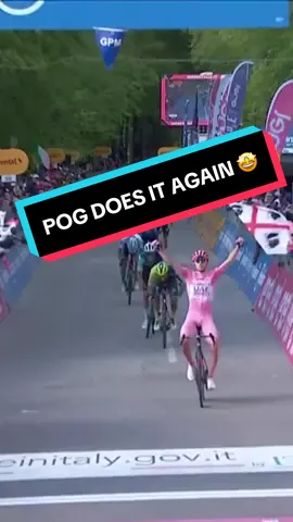 Three wins in eight days for Pogacar 🤩 Outsprinting his GC rivals to victory 👚 #cycling #roadcycling #giroditalia 