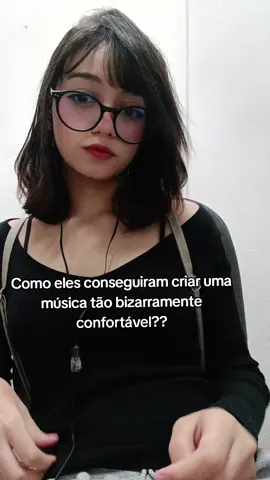 juro, ela é tão bizarra mas é tão confortável #fyp #happymeatfarms #foryou 