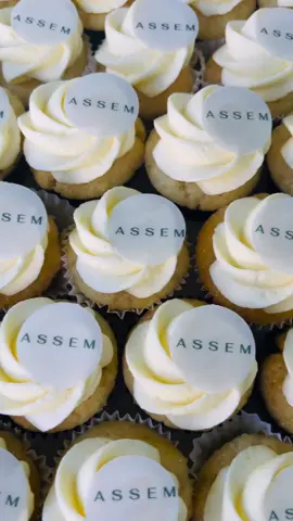 #cupcakes #assem #thecakeroom #acupofcake #breda #TikTokFood #FoodLover #minicupcake #pinkcafe #bakerylife #bakerytiktok #cupcake