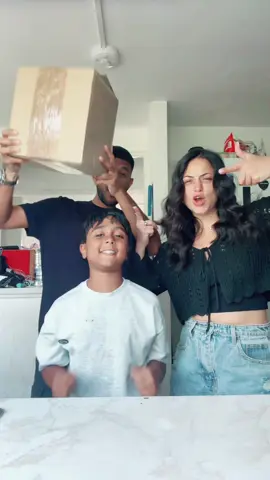 Mystery Halal snack box 🤌🏽🤪 #fyp #foryou #halal #snacks #family #tiktokshop #sweet 