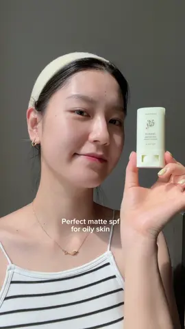This @Beauty of Joseon Matte Sun Stick : Mugwort+Camelia is the perfect sunscreen for oily/combination skin on a summer day. It has a soft, velvety powder finish that doesn't feel sticky or greasy at all! Love this cool & soft feeling 🤍 *ad #beautyofjoseon #sunstick #bojsunstick #koreanskincare #kbeauty #spf #koreansunscreen #koreanspf #affordableskincare #summerskincare