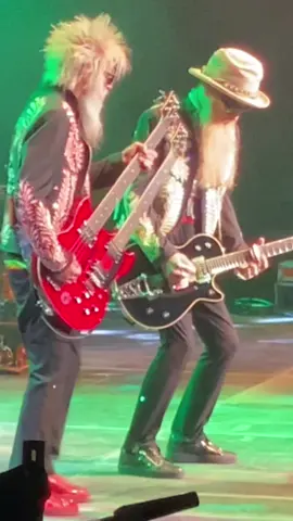 ❤️‍🔥 ZZ Top seriously ROCKS!!! 💯 @ZZ Top @Billy F Gibbons #worldtour #2024 #fyp #guitarists #bassplayer #bluesrock #elwoodfrancis #billygibbons #dustyhill #frankbeard #80smusic #musicicons #guitarriff #electricguitar #bluesrock #unplugged #guitartok 