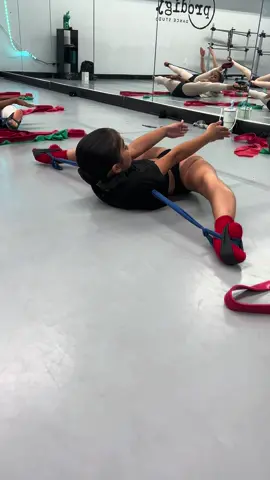 Belle killing it in my class at Prodigy! Hope to see you guys there Mondays! . . 🧠Bodytech Method  📍Prodigy 💃🏼Belle 🧑🏽‍🏫Julian