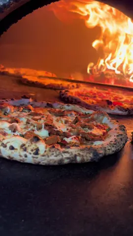 WOOD FIRED PIZZAAA🚨🔥🍕🪵🚀🙌🏻✍️💯☝️ . . . .  #Chef #food #pizzagram #Foodie #cheflife #instafood #cooking #restaurant #pizzanapoletana #foodphotography #yummy #FoodLover #delicious #foodblogger #juangpizza #gourmet #dinner #gastronomia #instagood #foodgasm #sunday #foodstagram #foodies #tasty #kitchen #woodfirepizza #eat #lunch #chefsofinstagram #bhfyp 