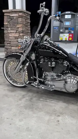 Softail Deluxe @LongBeachBaggers #harley #harleytok #harleydavidson #bikertok #shareyourharley #cholostyle #softail #vicla 