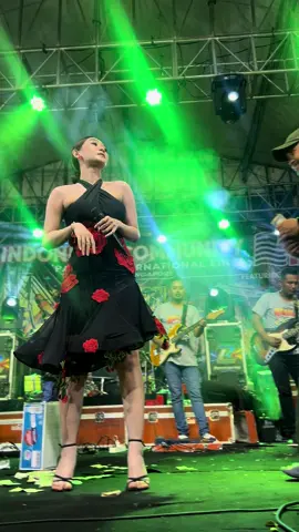 Berpisah di ujung jalan#difarina#om adella