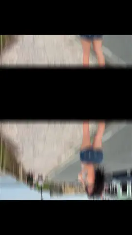 Swipe to see me get swarmed by pigeons😆#fypシ゚viral 