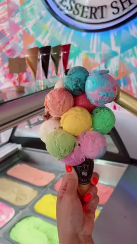 Can you guess how many scoops are on this cone? ✨🍨😍.  #icecream #desserts #miami #foryoupage #foryou 