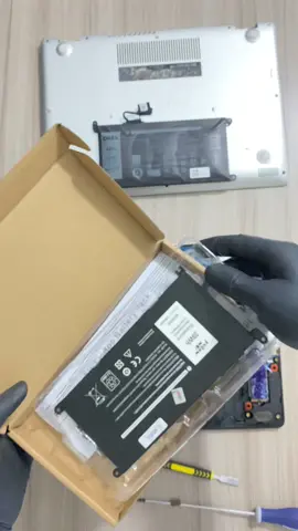 Como cambiar la batería de tu portátil  @dell  #dell  #portatil  #gaming  #gamer  #fypシ゚viral  #fyp  #game  #bateria 