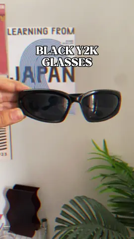 Hitam lagi garang 🤫🔥 #OOTD #retro #y2k #glasses #fyp #black #fashion 