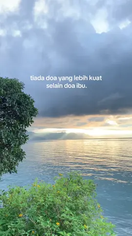 Lagu ini paling buat nangis sih sebenarnya, sosok ibu yang paling kuat mendoakan anak-anaknya biar tetap kuat menjalani hidupnya di perantauan. #lagubatak #mauliatemainang #bataktoba #bataktiktok 