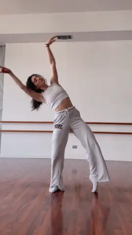 🤍 #dance #danza #moderndance #contemporarydance #dancer #dancerslife #beautifulthings 
