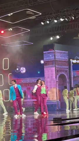 Witness the pure brilliance as Mamya Shajaffar, Shuja Asad, and Khaqan Shahnawaz grace the stage at Kashmir HUM Style Awards 2024 🎶🌟  #whattowatch #KHSA24 #KHSA #KashmirHUMStyleAwards #HumStyleAwards