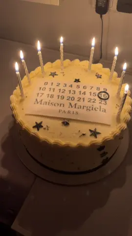 boyfriends bday cake💋💋 @Niclas #maisonmargiela #cake #intheair #destroylonely #fyp