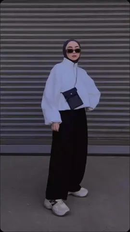 Hijab Outfit Idea #hijabstyle #hijaboutfit #hijaboutfitideas #outfit #oodt #StreetStyle #streetwear #StreetFashion #outfitinspo #outfitideas #outfitinspiration 