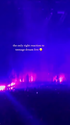 will never get over singing along to teenage dream in concert whilst being 19 🥲🥲🥲 @secret #oliviarodrigo #gutstour #teenagedream 