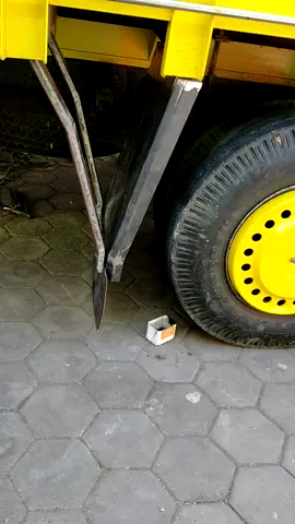 siap trabas 🤘#variasiherex #trukmaniaindonesia #trukherex #komunitastruckmalang #trukmalang#fyp #variasitruk #sleborcikrak 