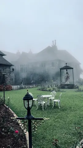 Adisham Bungalow 🌨🌿❄️                  #hillcountry #adishambungalow #foryou #fypシ #travelsrilanka @ 🐺♂ @ᴰⁱˡᵉᵉᵖ ᴷ ᴾᵉʳᵉʳᵃ 