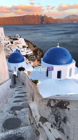 Santorini😍 . . . #santorini #greece🇬🇷 #oiasantorini #traveltheworld #bluecity 