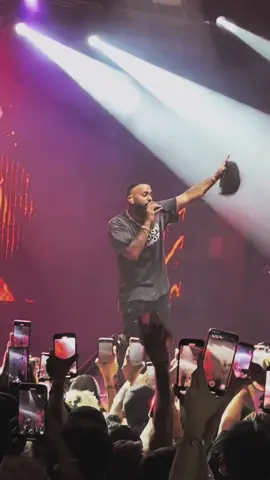 Hay Lil Mama… 🫦 #eladio #eladiocarrion #solmariatour #solmaria #setlist #italia #milano #milan #fabrique #concierto #live #reggaeton #trap #concert #rauw #rauwalejandro #heylilmama @Eladio Carrión 