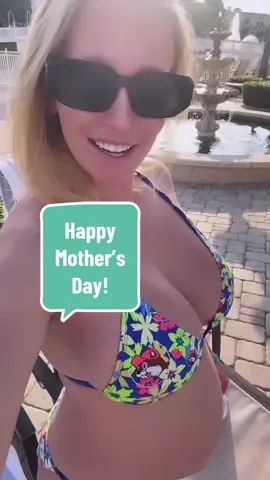 Making a splash at the resort's splash pad this morning! 🌊 Got the best seats in the house! 💦 #ResortLife #SplashPadFun 