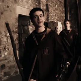 can't blame harry for staring like that to him | #oliverwood #oliverwoodedit  #harrypotter #harrypotteredit #hermionegranger #danielradcliffe #harrypottertiktok #cc #edit #icon #aestheticedits #viral #foryou #trending #fyp 