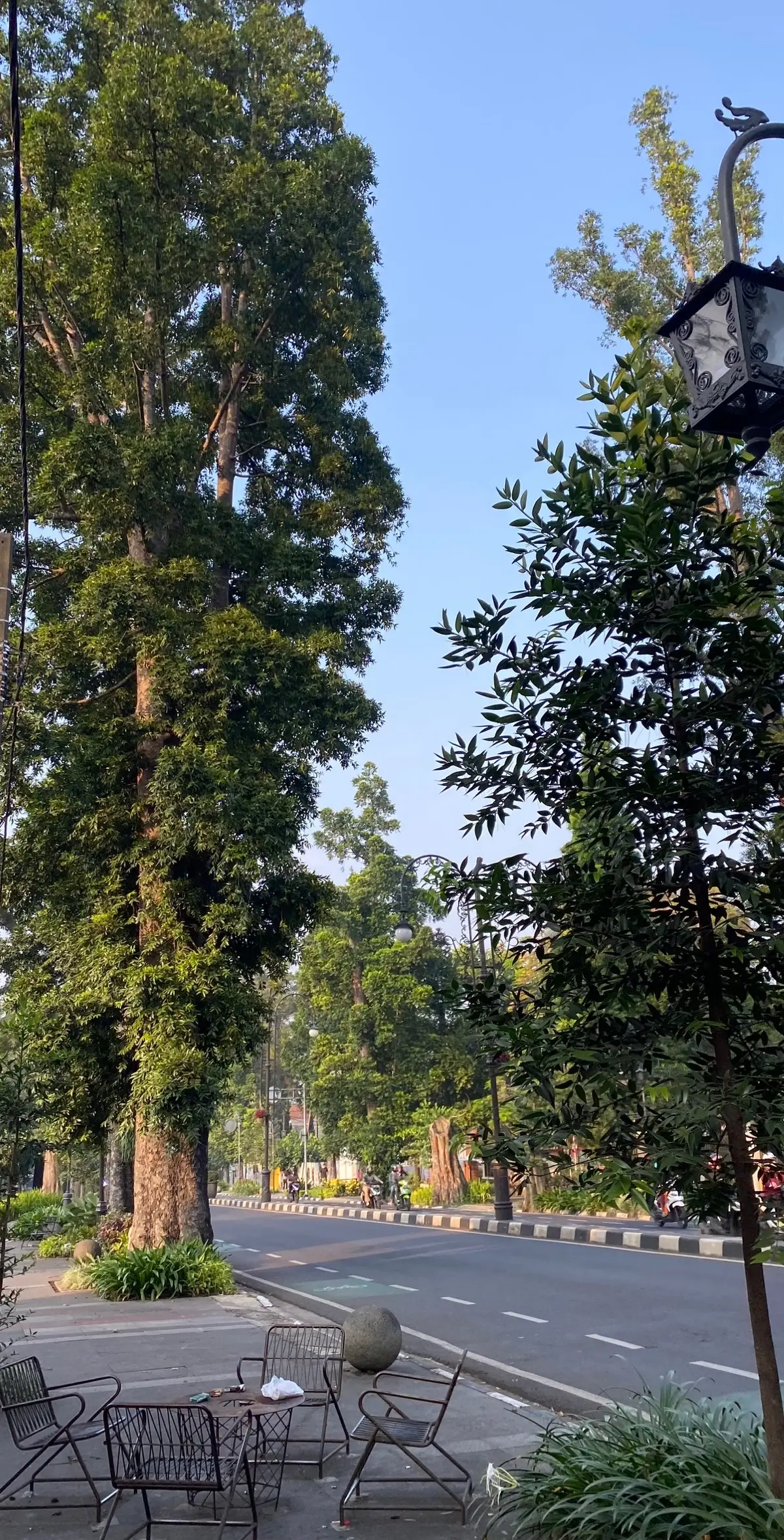 Jalan pagi keliling Bandung ^___^ #photodump #bandung #braga #wheninbandung 