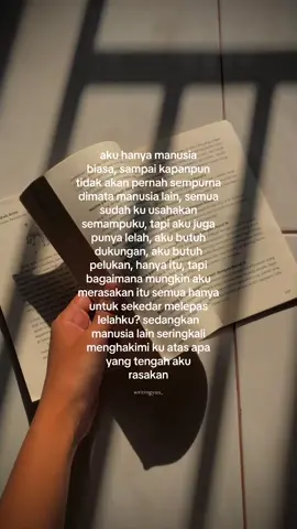 memeluk keluh kesah sendirian #writingyuu_ #sadvibes🥀 #katakatahidup #fypシ #sadstory #katakatasedih 