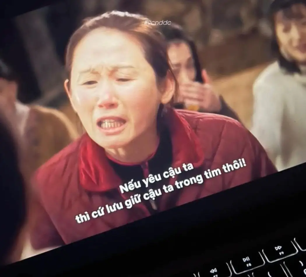 #storytamtrang #foryou #tonthuong #tanvo #xuhuongtiktok #tinhyeulagi #nhactrunghaynhat mong em đừng lưu luyến đừng ngoảnh đầu lại mọi chuyện rồi sẽ tốt thôi🖤