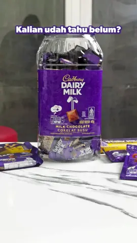 Siapa sih yang ga mau dapetin 1 Jar atau 1 Toples Cadbury Dairy Milk ini? 😍🍫 Isinya 90pcs per Jar! Ekslusif banget launching di TikTok loh! 😍😍 Yuk langsung cek keranjang kuning dan cobain!! #promo #fyp #viral #cokelatcadbury #cadbury #wibgajian #cadburyindonesia #fyp 